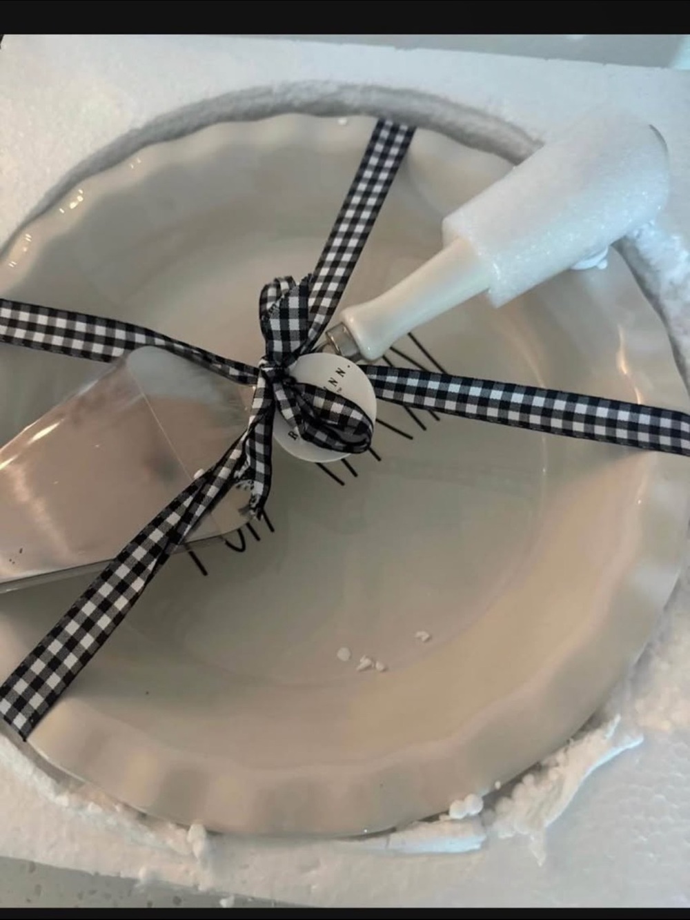 Rae Dunn Ceramic Pie dish new in box